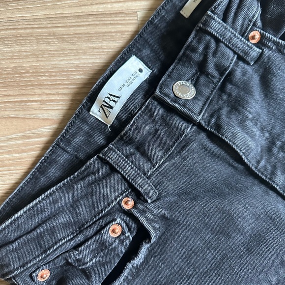 Zara Black Denim Jeans - Picture 3 of 5